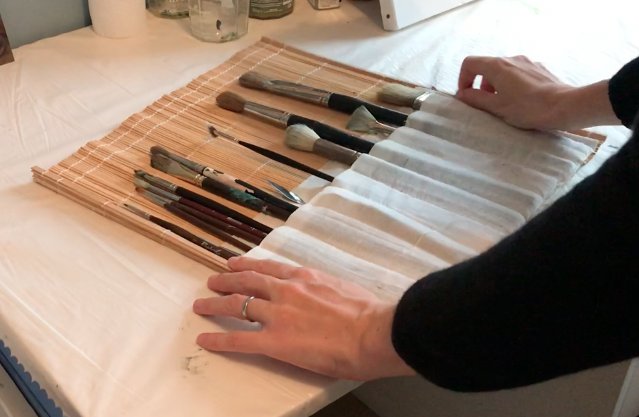 Natte en bambou permettant de ranger et transporter ses pinceaux